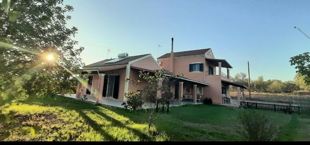 Lonelia'S Family Homes Lefkimmi  Exterior photo
